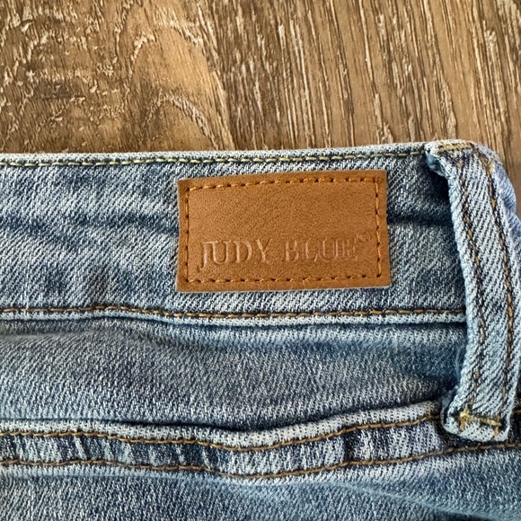 Judy Blue Boyfriend Jeans - Picture 5 of 6